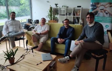 Matija Ravnikar Jože Gornik in Simon Delakorda z moderatorjem okrogle mize Luko Pečarjem Pahorjem  Foto arhiv ZaNVO